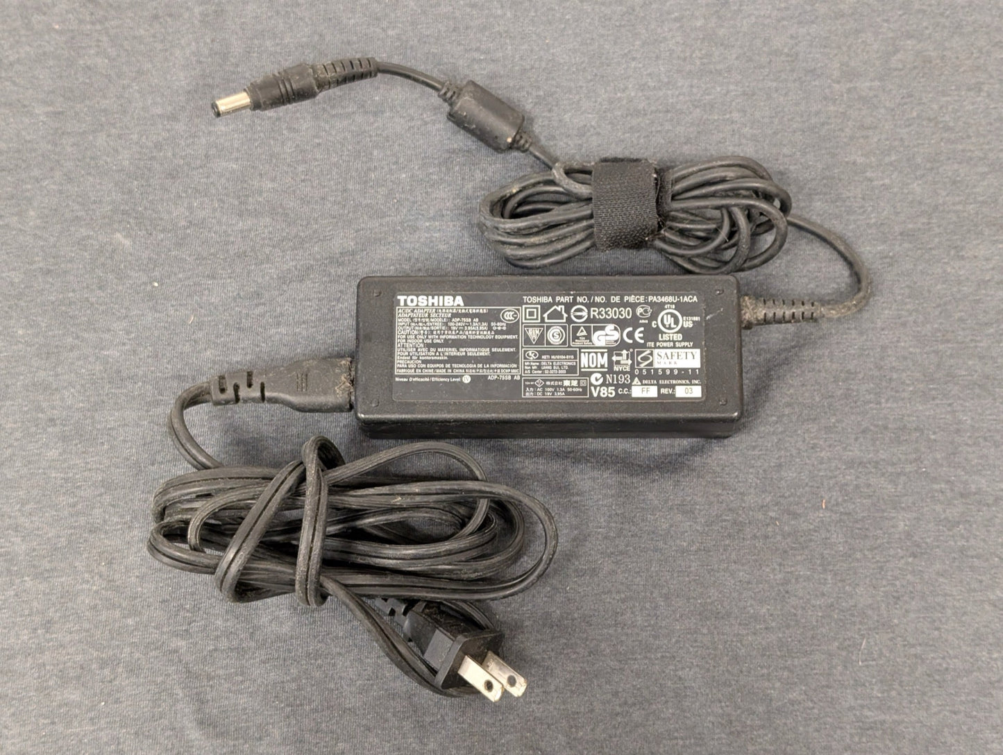 Toshiba 75W AC Adapter PA3468U-1ACA