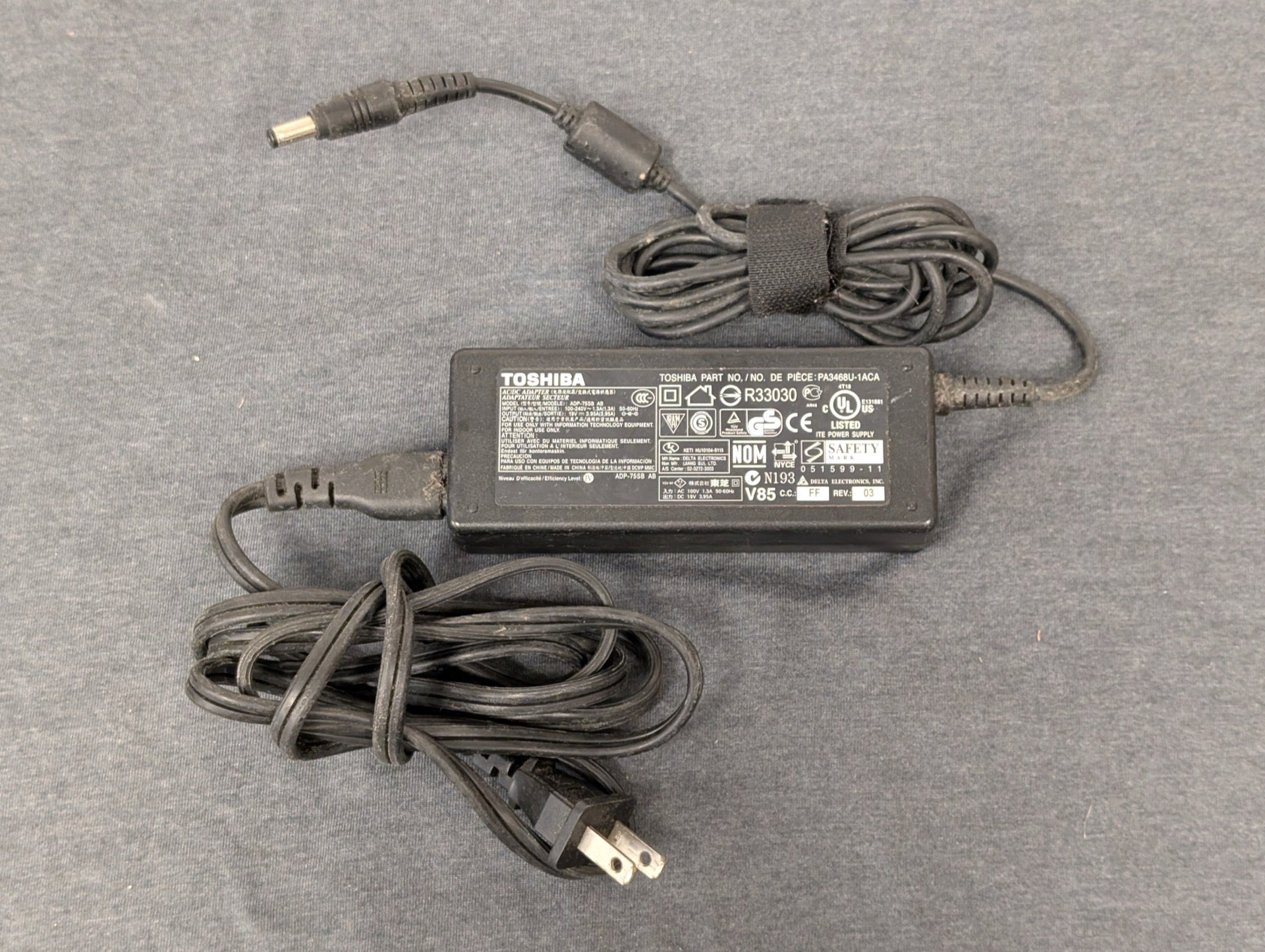 Toshiba 75W AC Adapter PA3468U-1ACA