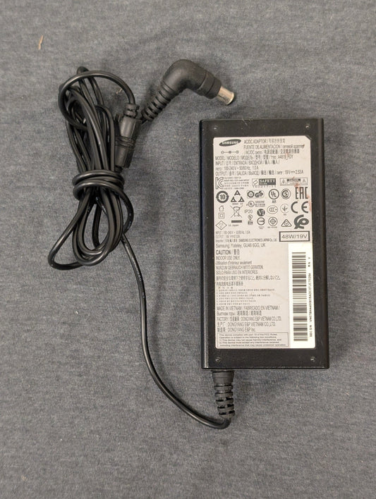 Samsung AC/DC Adaptor A4819_FDY 19V Right Angle