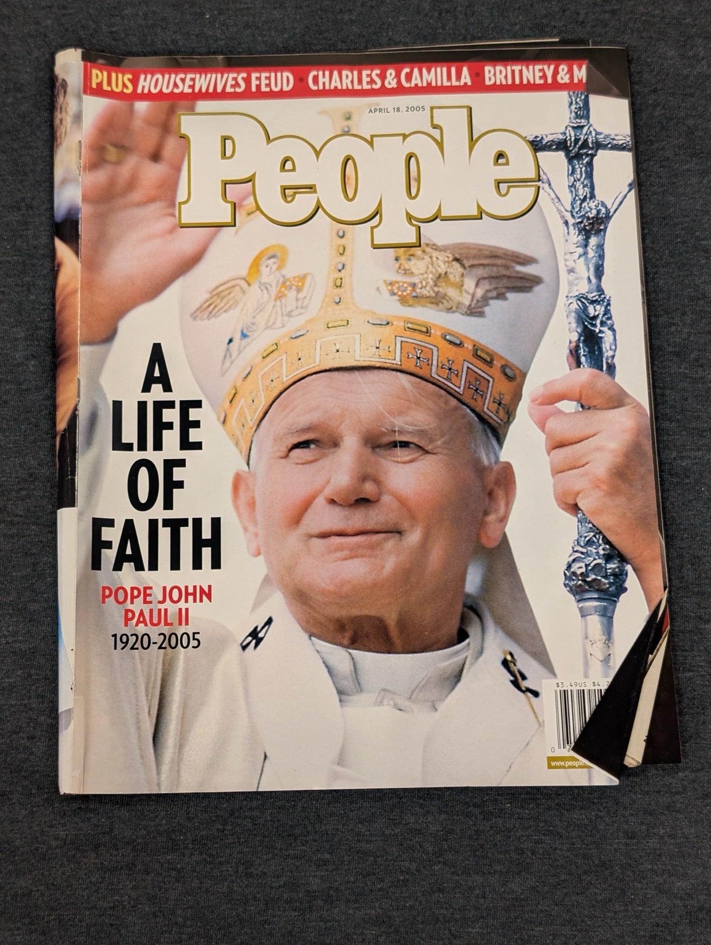 People Magazine April 18 2005 cover featuring Pope John Paul II.