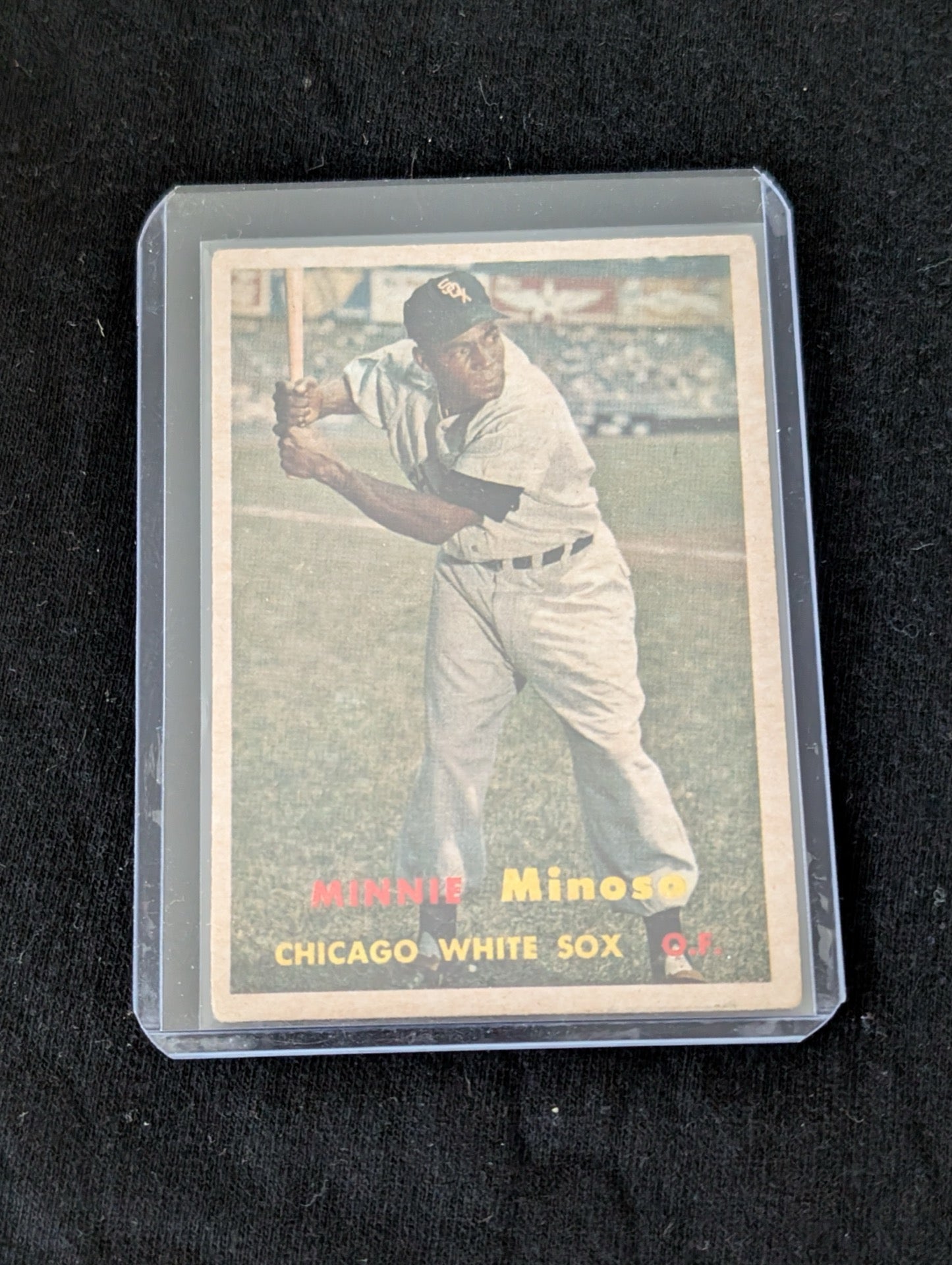 1954 Bowman Minnie Minoso Chicago White Sox vintage baseball card in top loader