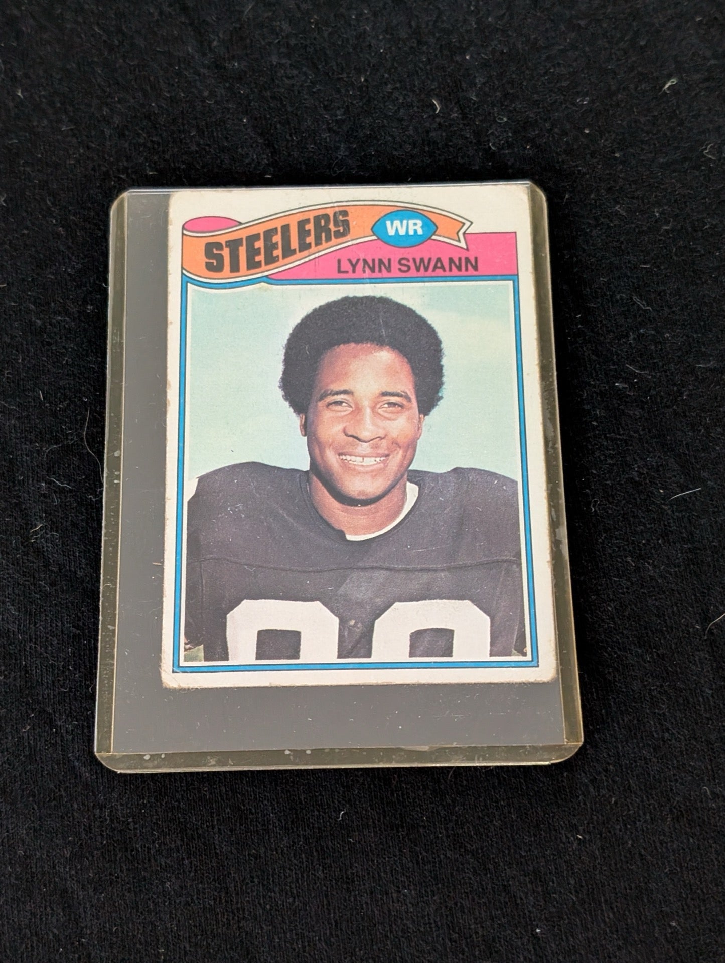 Vintage 1975 Topps Lynn Swann #282 Rookie Card for the Pittsburgh Steelers.