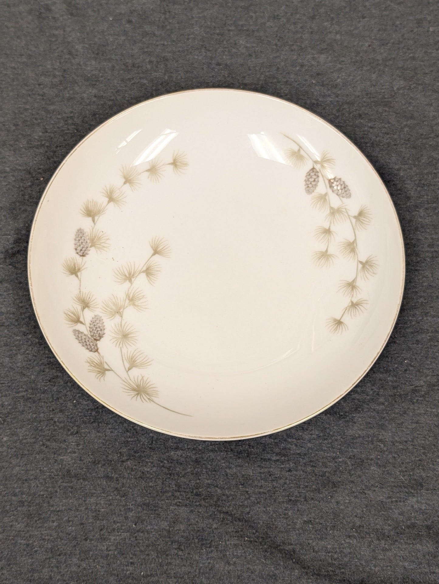Vintage Mikasa Sequoia 6141 plate with pine needle and pinecone motif