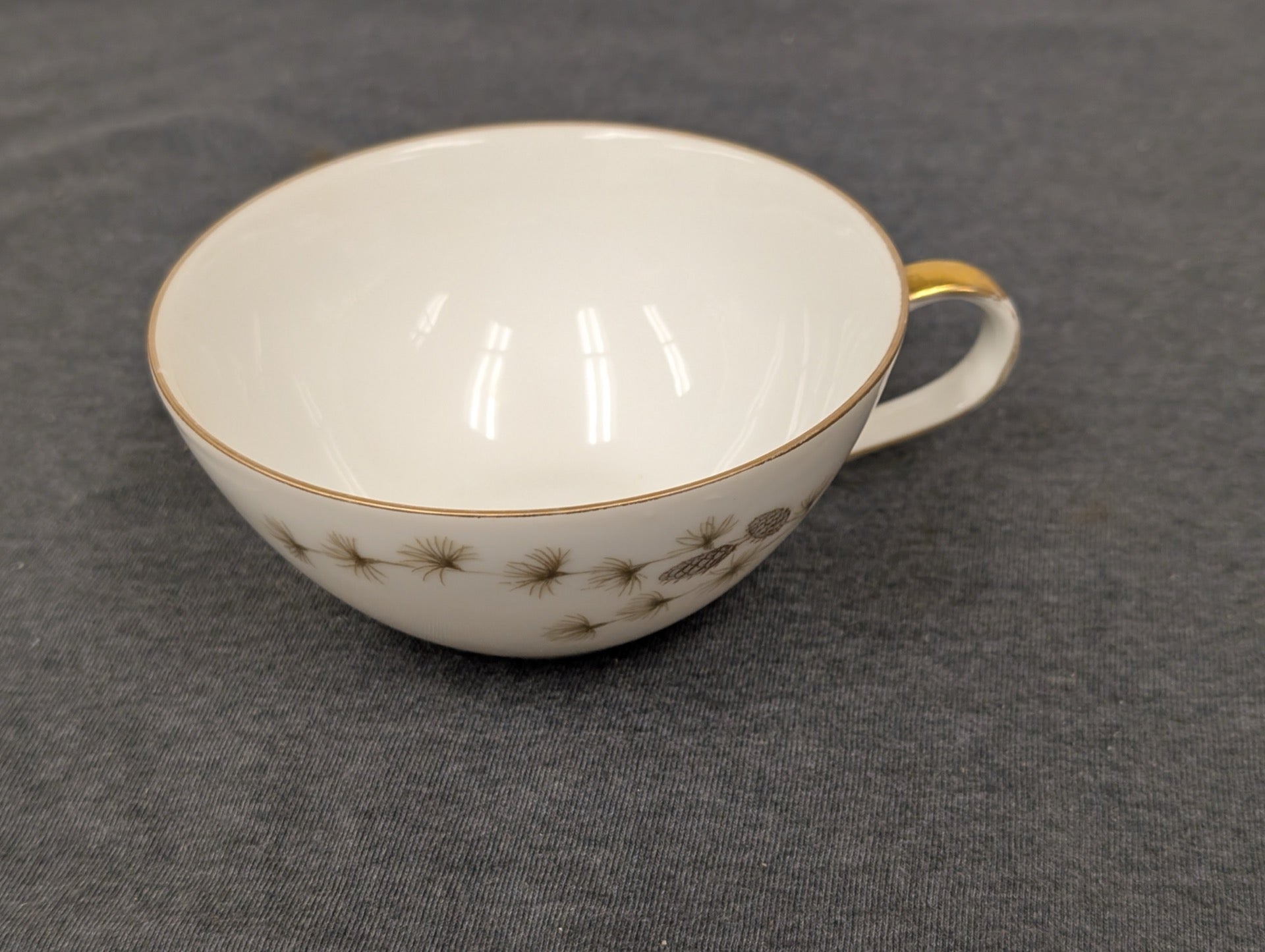 Vintage Mikasa Sequoia 6141 teacup with gold handle and pinecone accent
