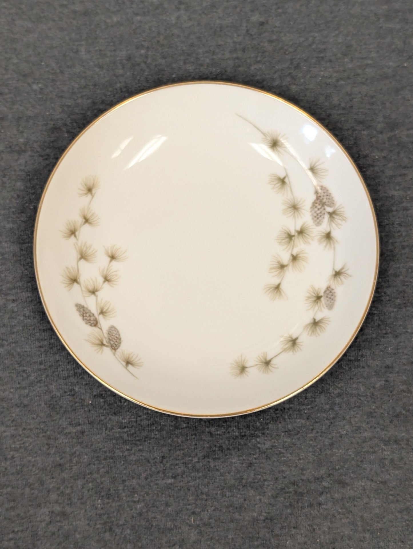 Front view of a vintage Mikasa Sequoia plate, suitable for salads or bread