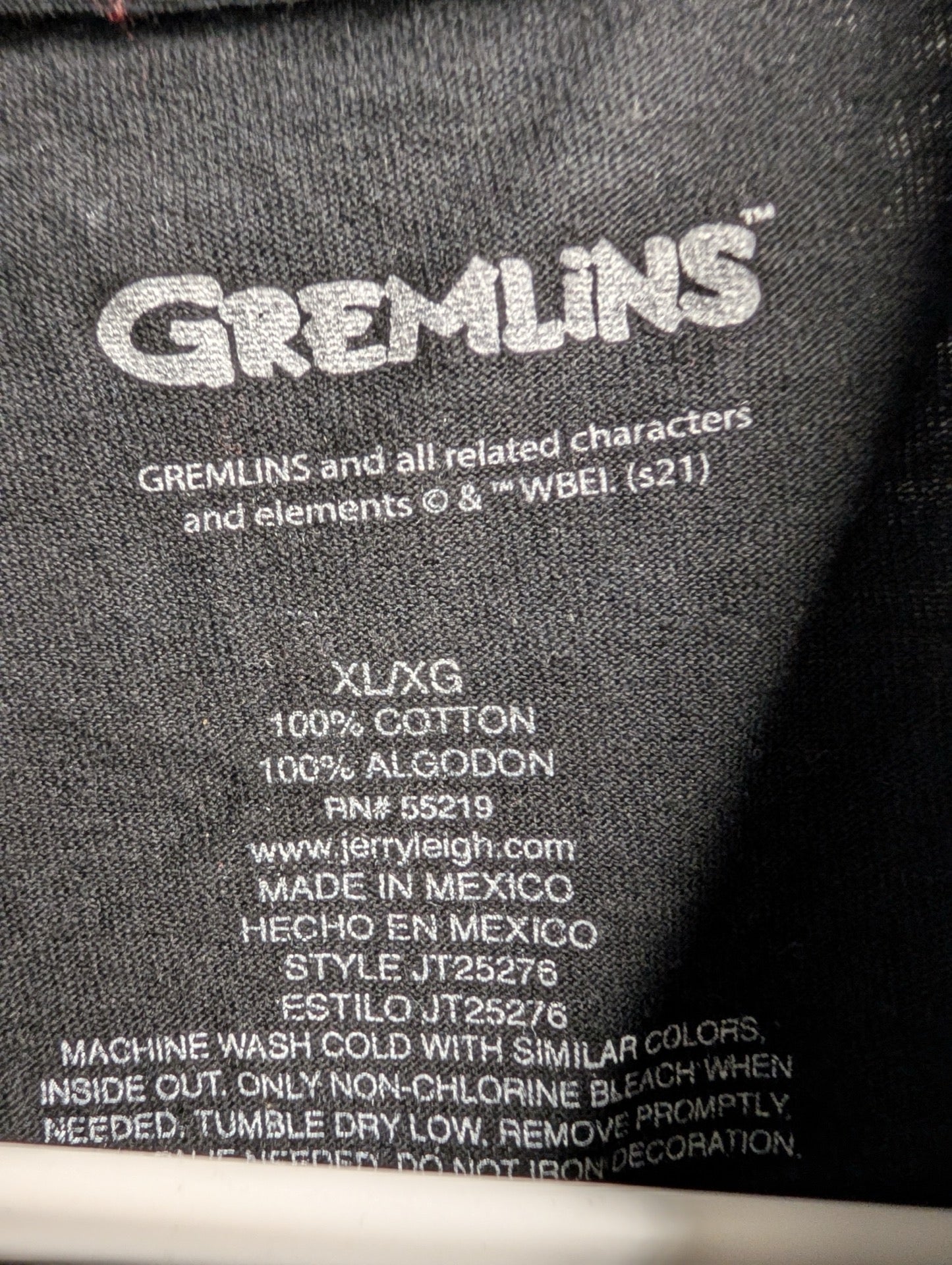 Printed Gremlins inner neck tag showing size XL