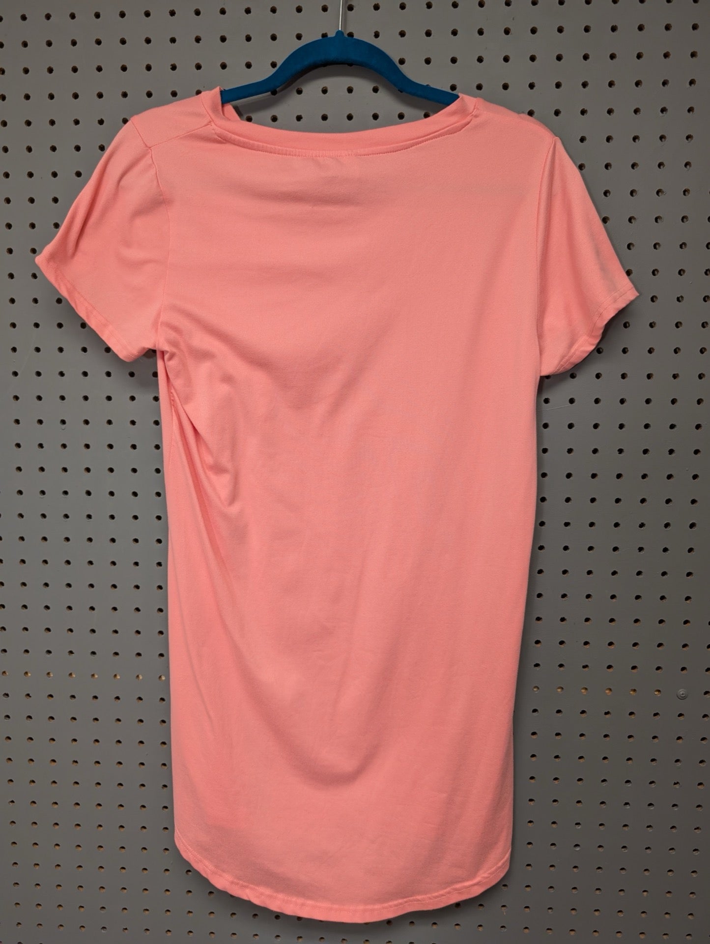 Back view of plain pink v-neck t-shirt