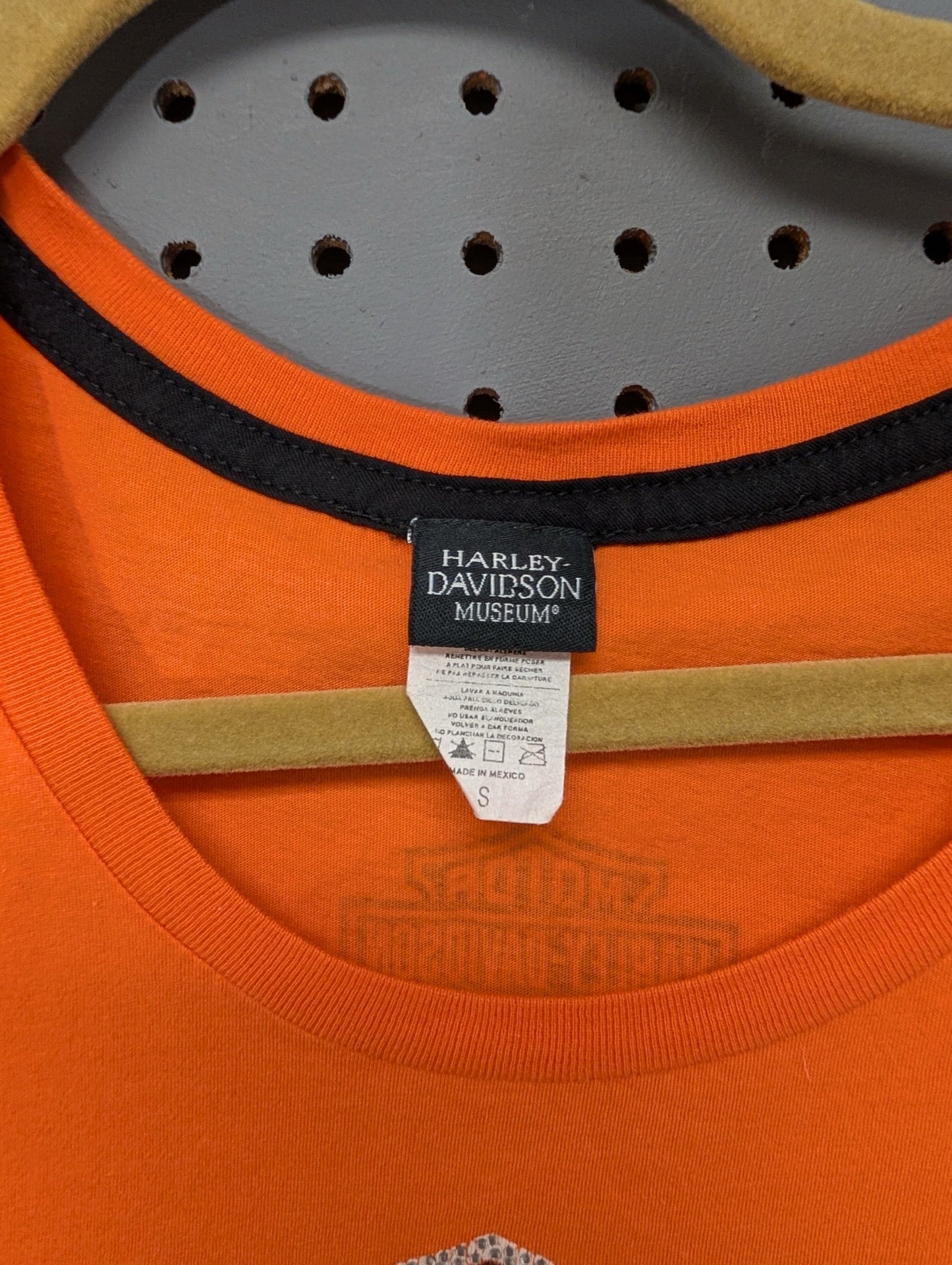 Inner tag showing Harley-Davidson Museum size small