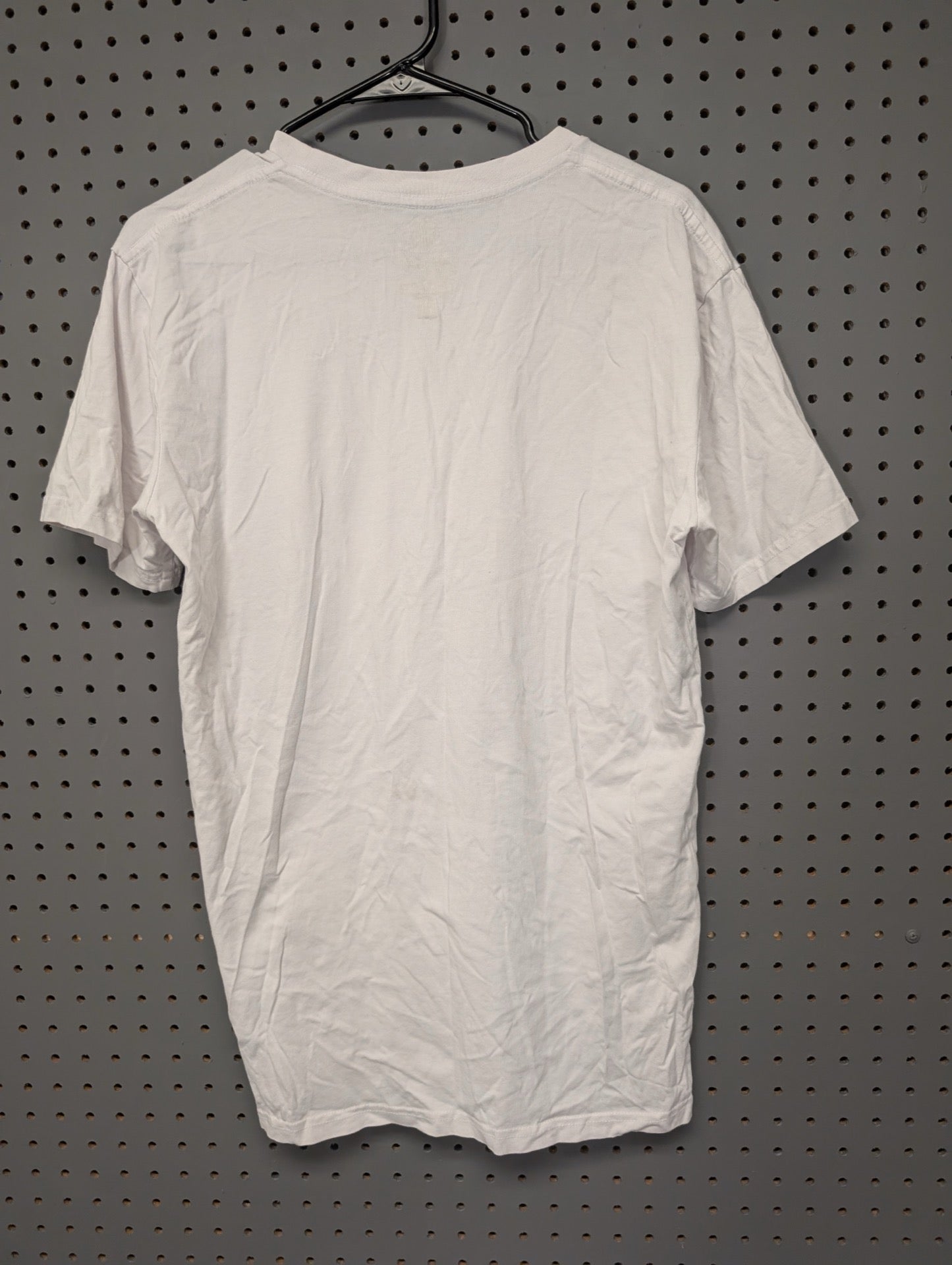 Back of plain white t-shirt
