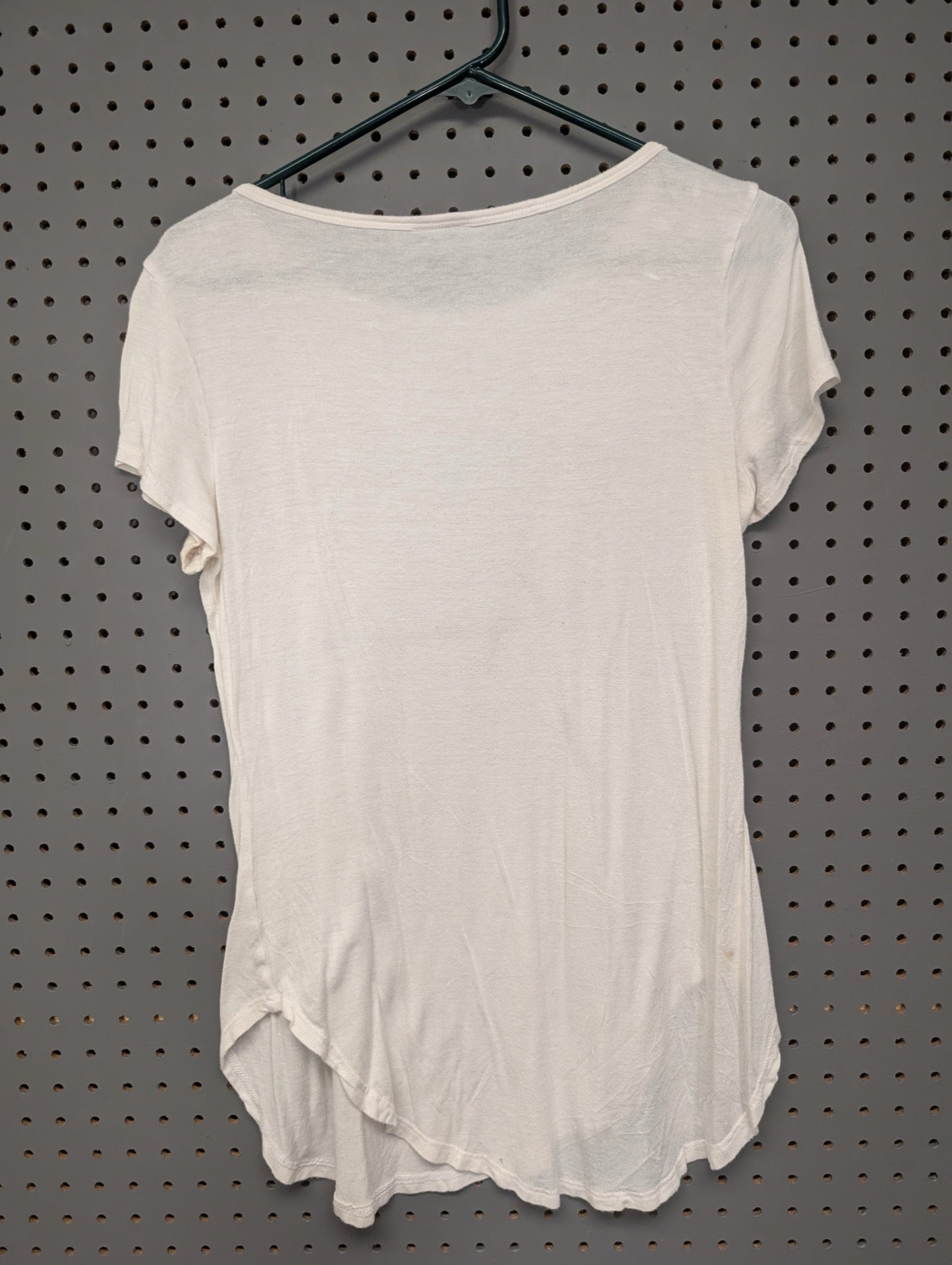 Back of plain white rue21 t-shirt