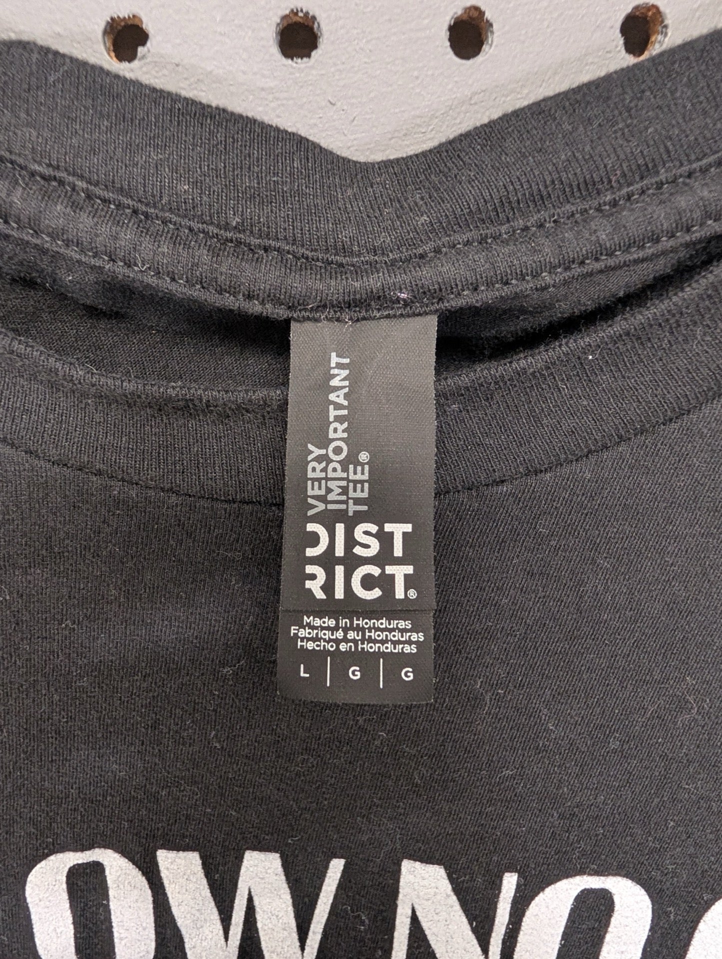 District Very Important Tee tag size Large
