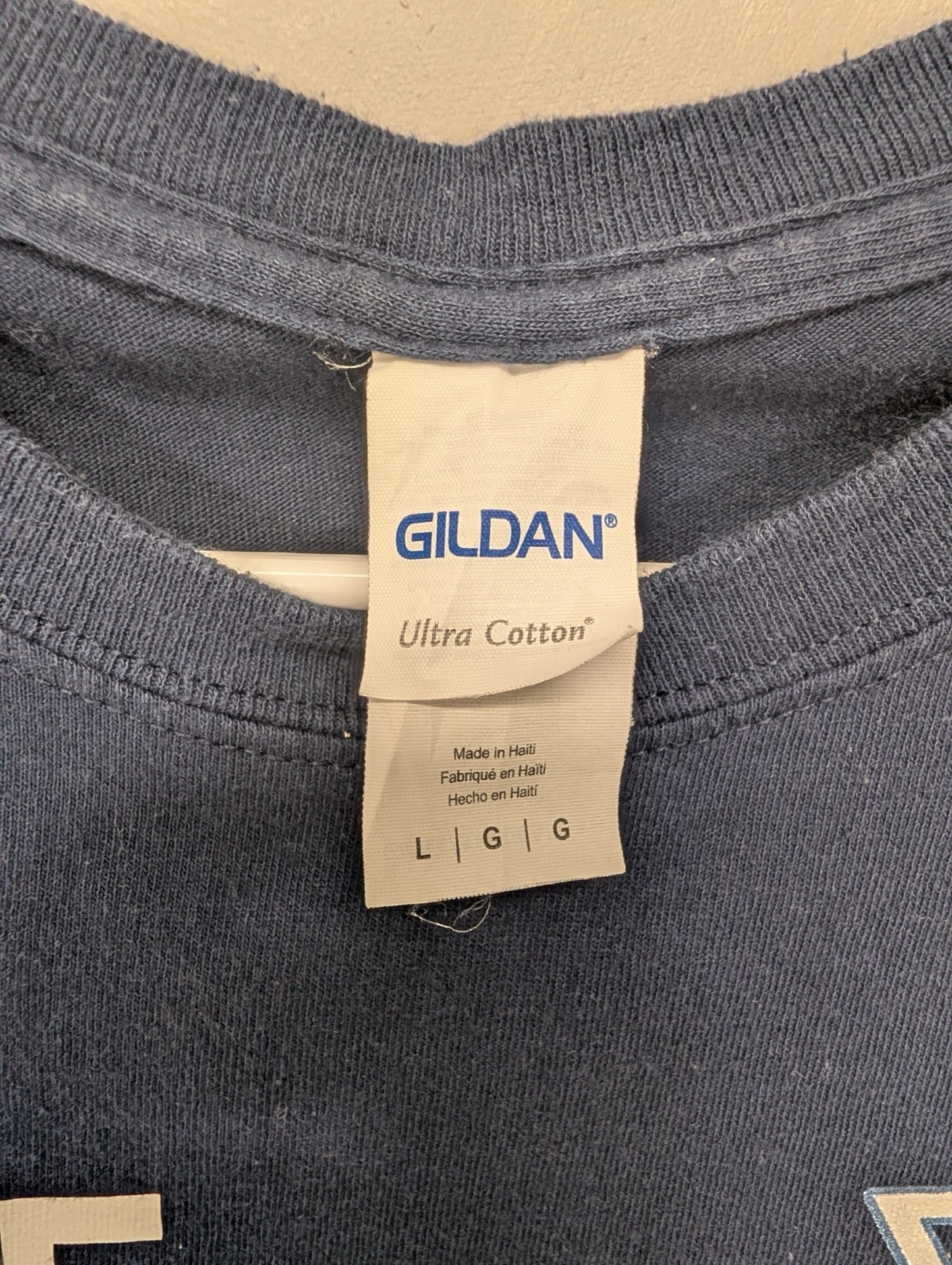Gildan Ultra Cotton tag size Large