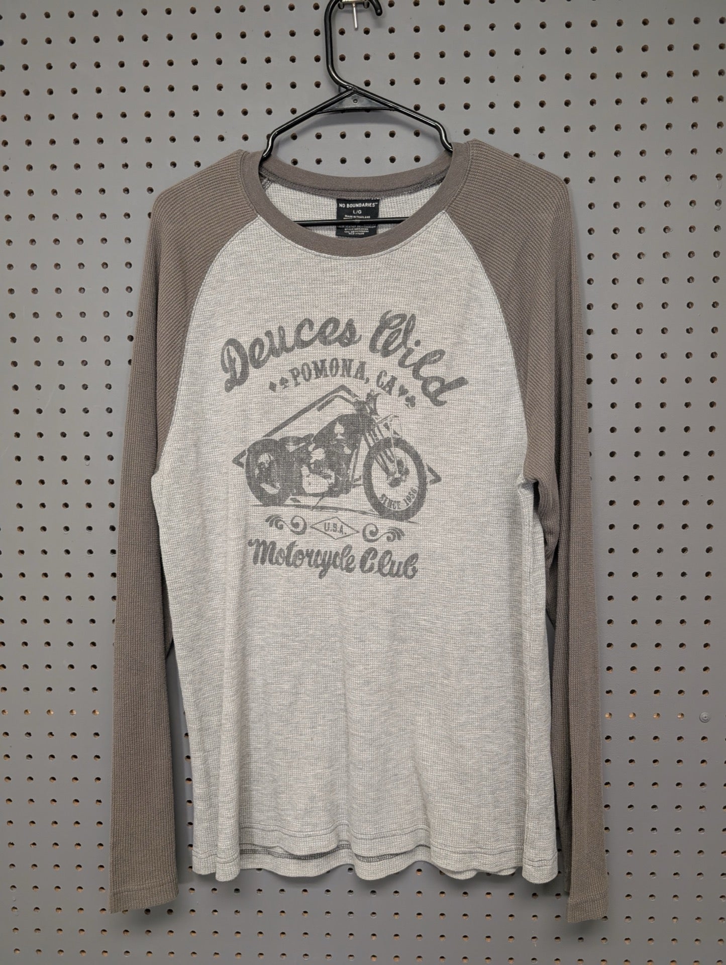 Front of No Boundaries Deuces Wild thermal shirt