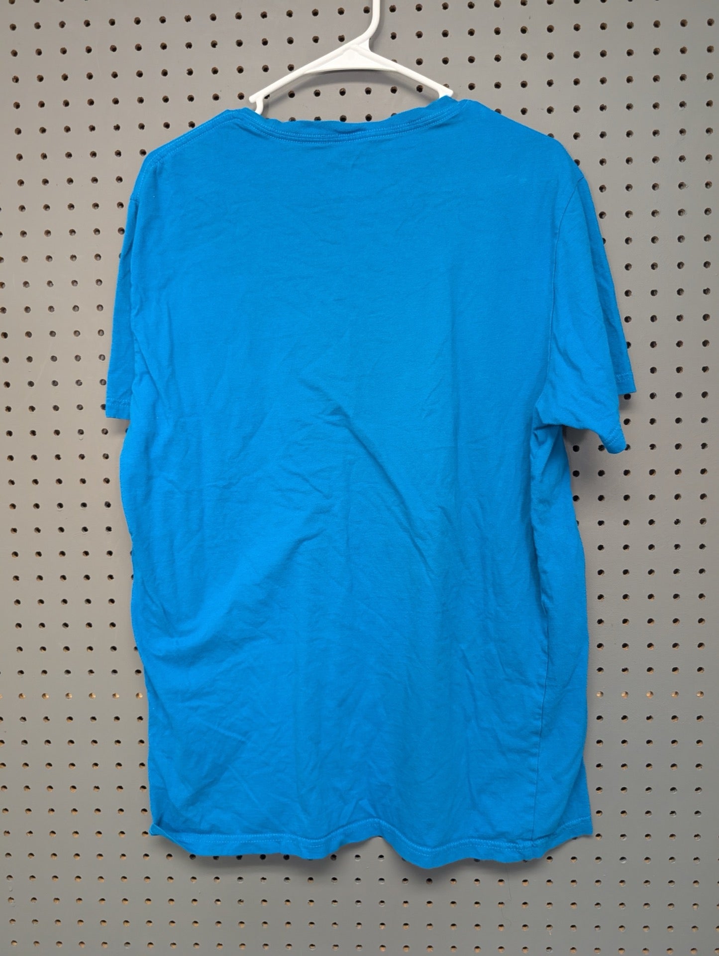 Back of blue Oakley t-shirt