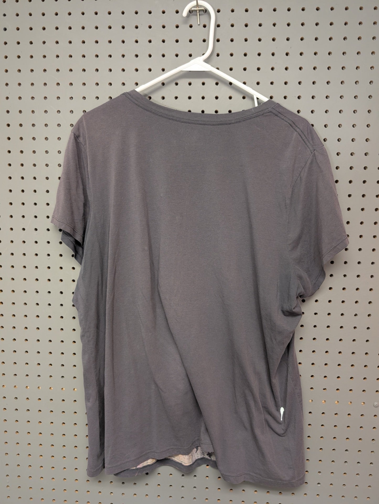 Back of plain grey v-neck t-shirt