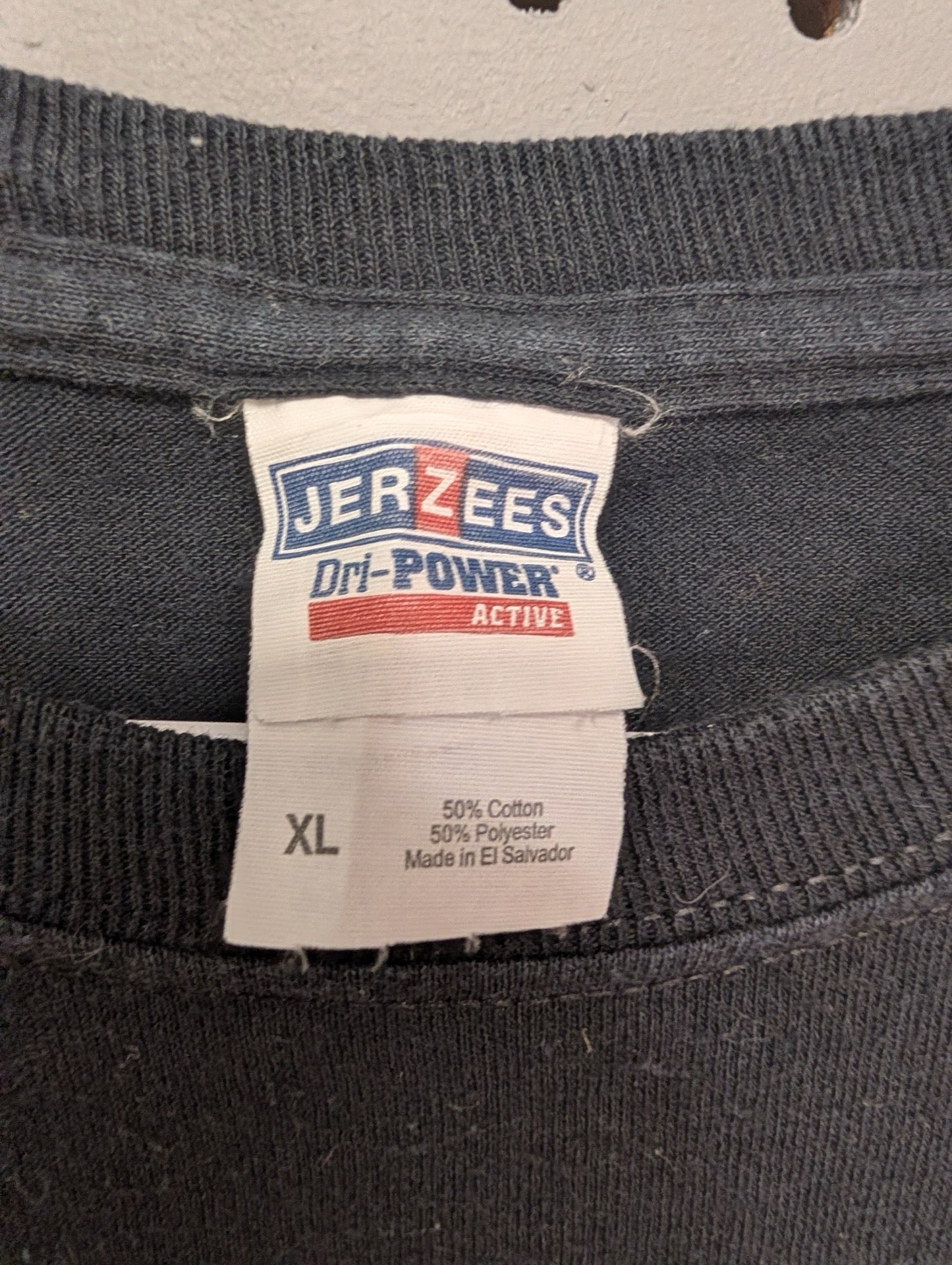 Jerzees Dri-Power Active XL tag on Subway t-shirt