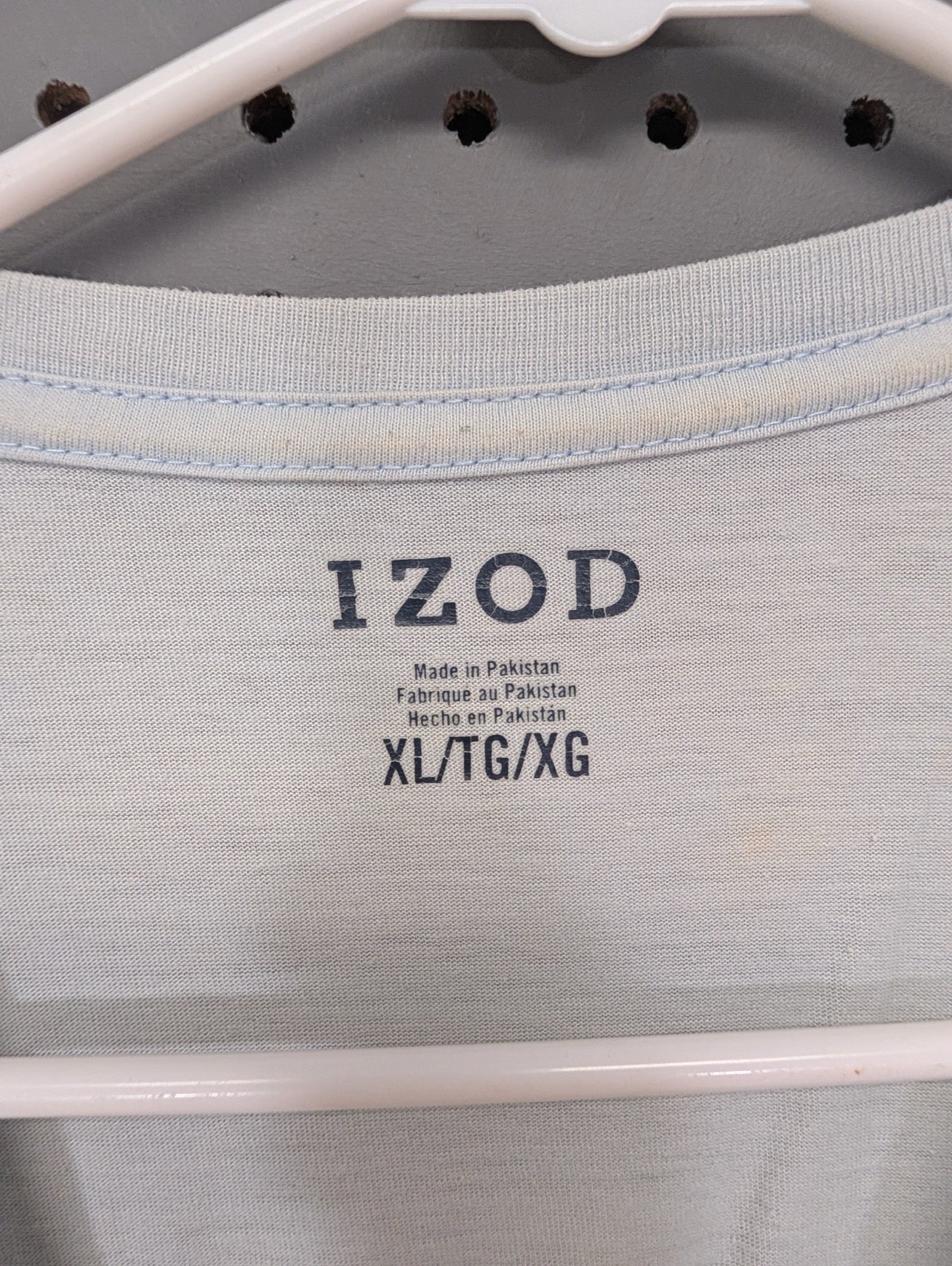 Close up of IZOD size XL tag