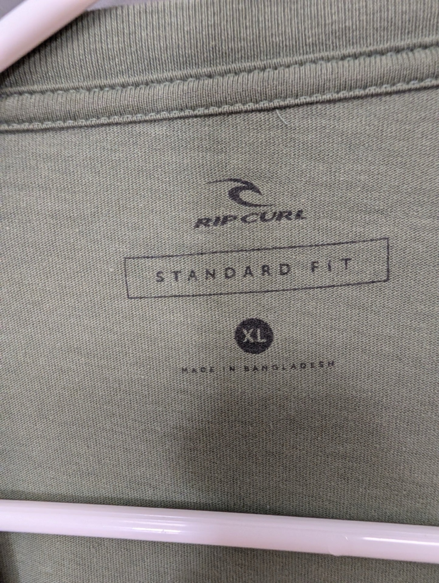 Rip Curl standard fit size XL printed collar tag