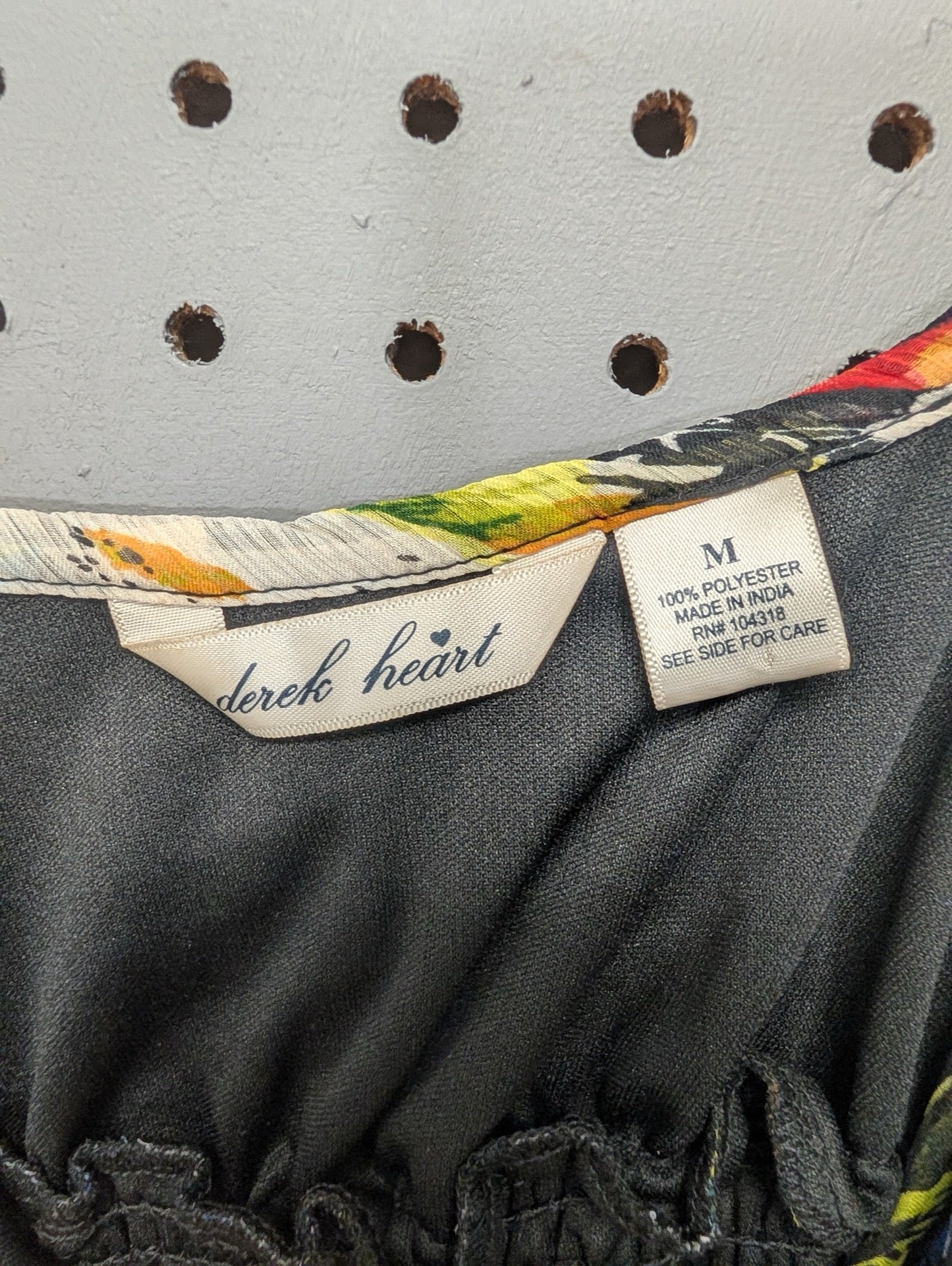 Derek Heart brand and size tag medium