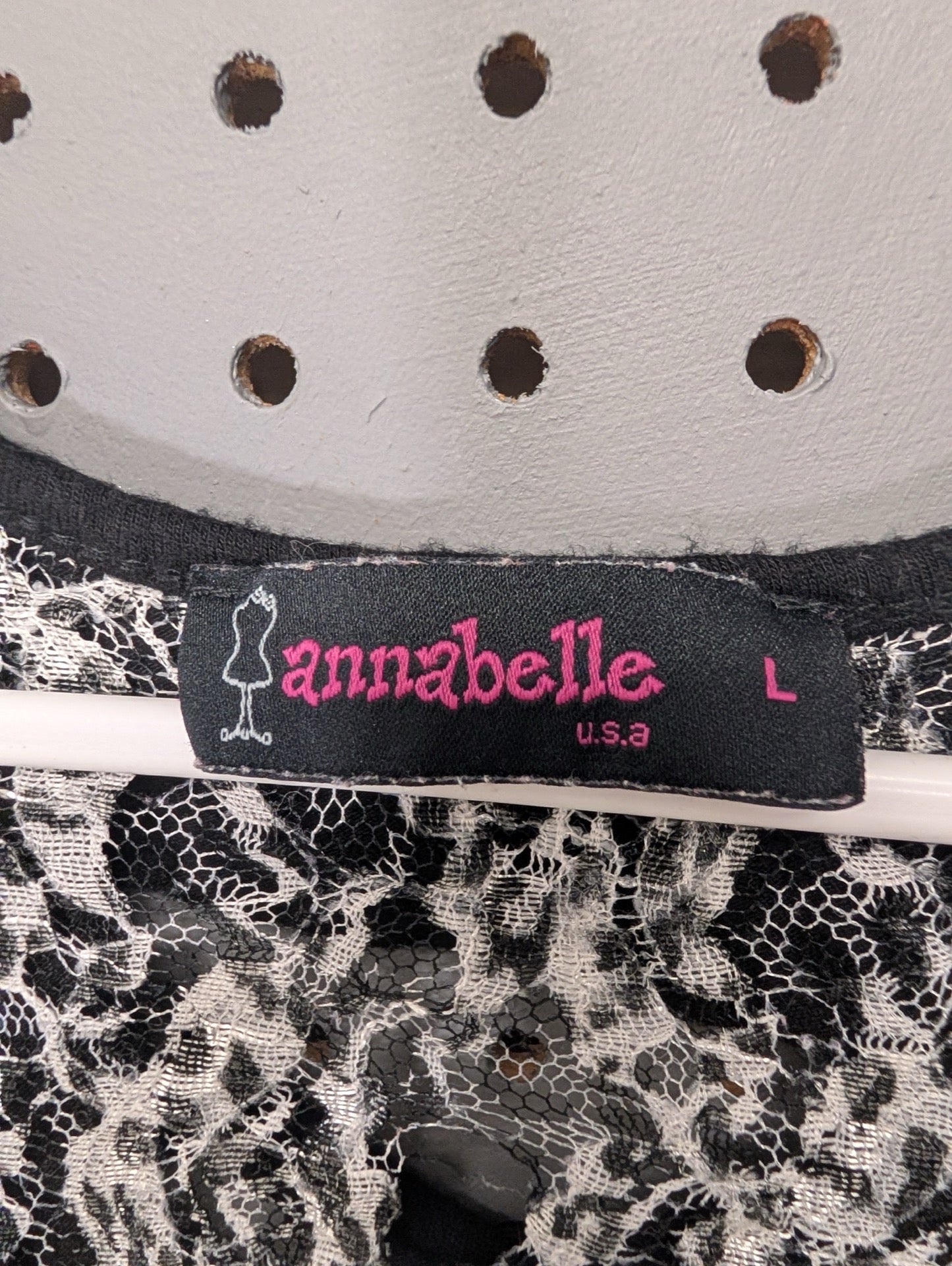 Annabelle brand tag size Large
