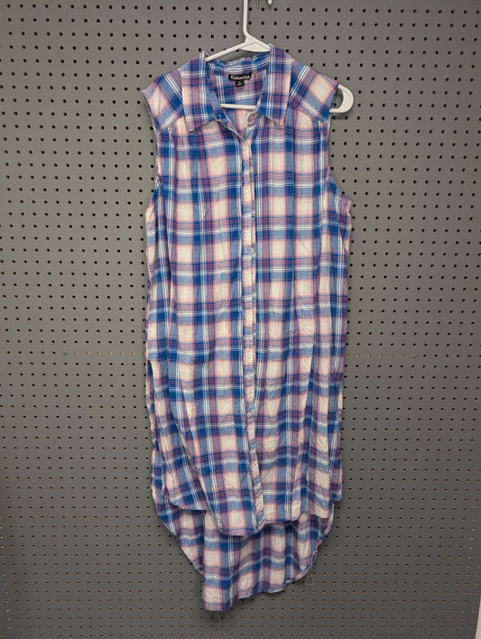 Front view of FashionWeb plaid sleeveless tunic