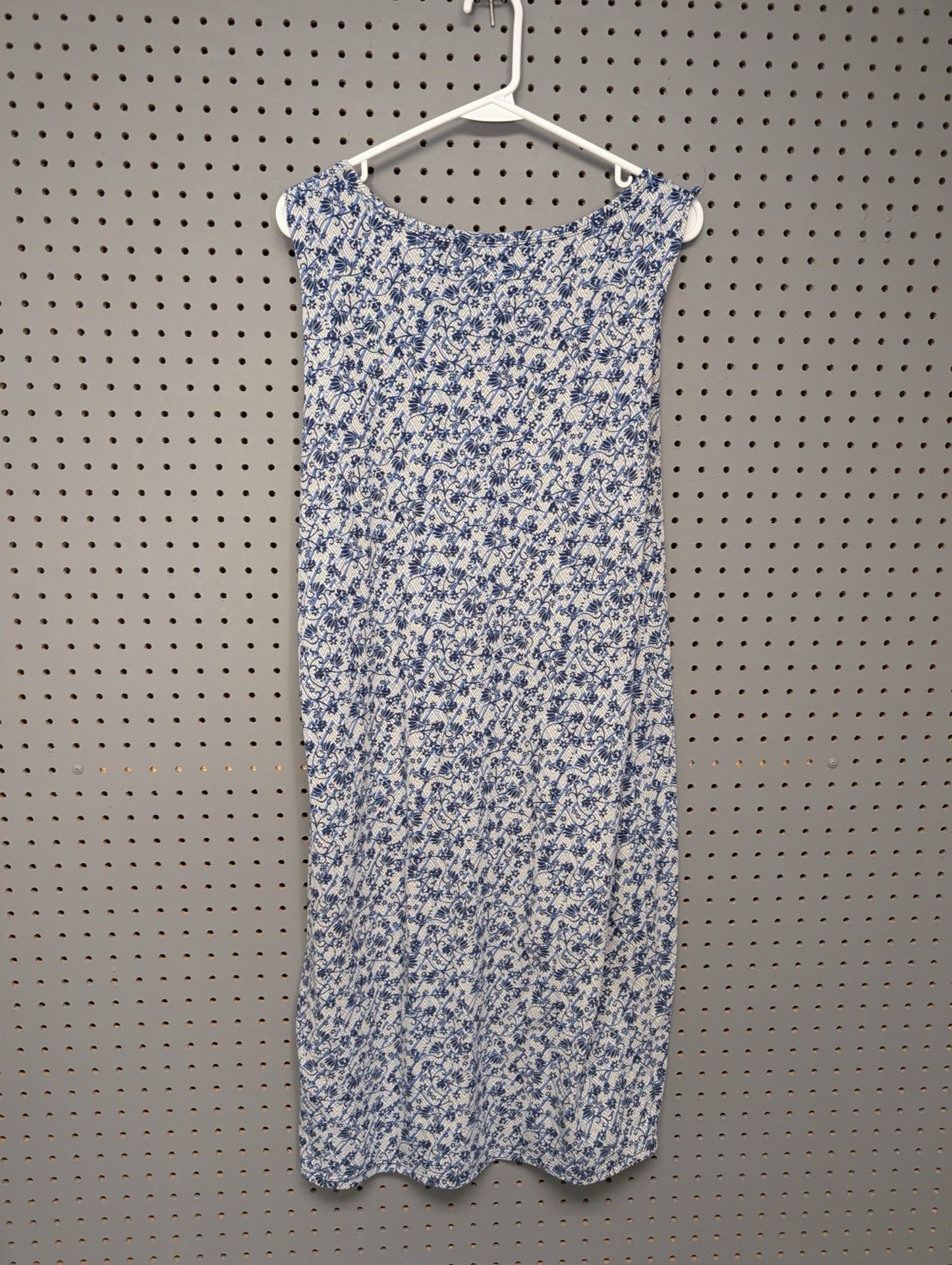 Back view of LuLaRoe shift dress