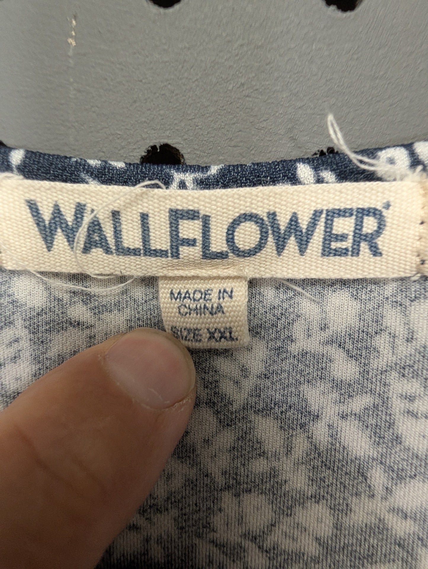 Brand tag showing Wallflower Size XXL