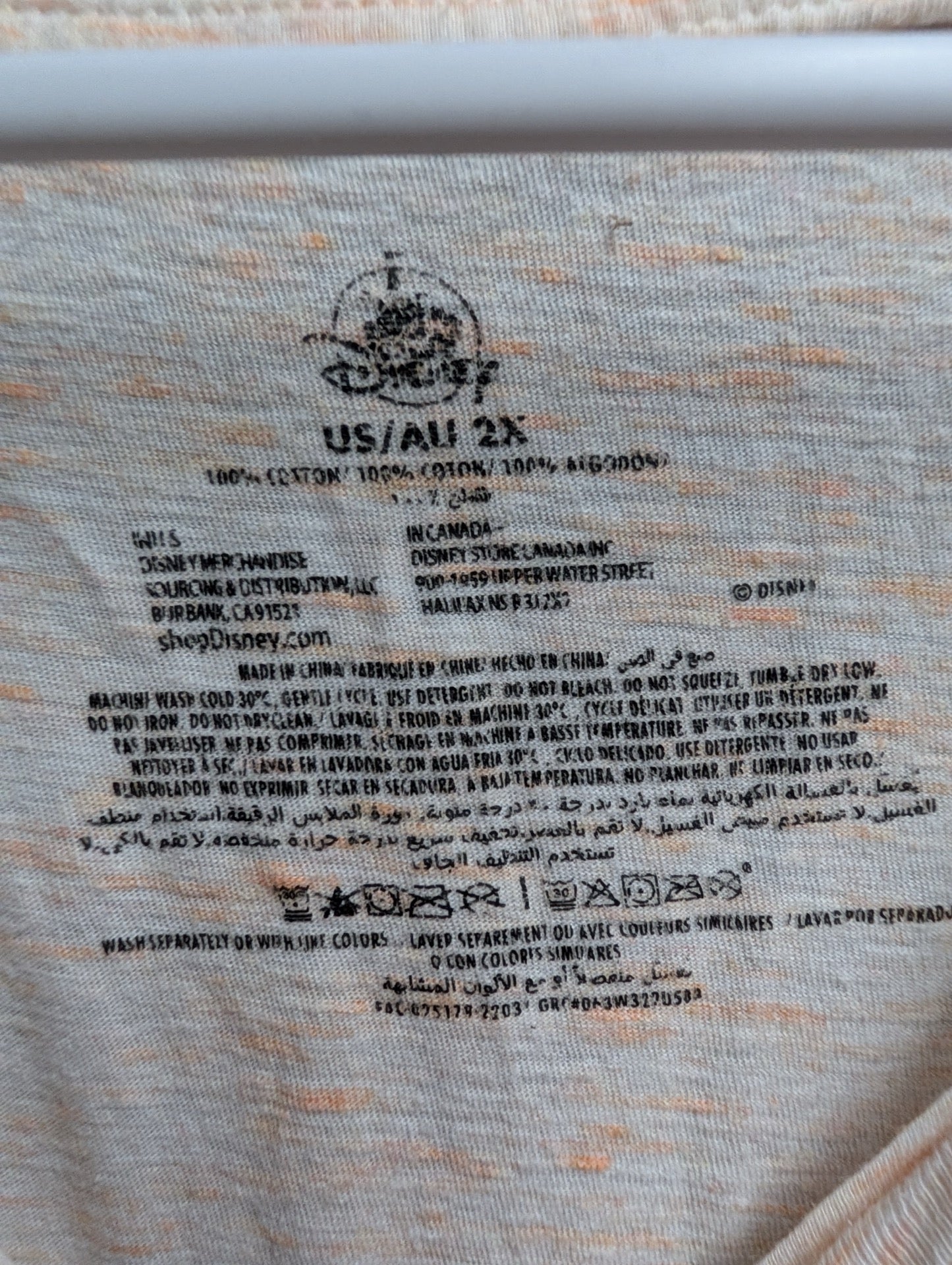 Close up of shopDisney size 2X tag