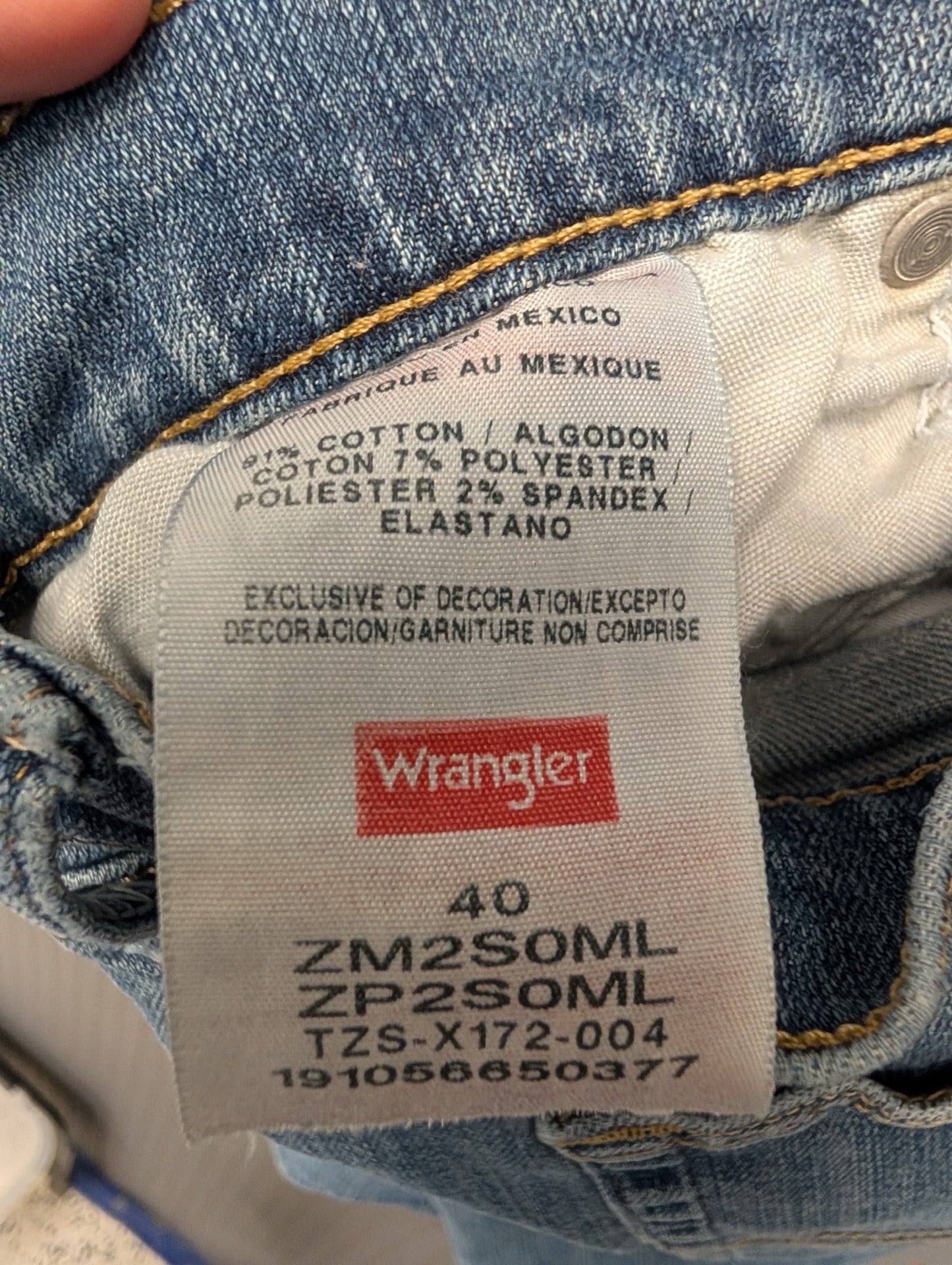 Wrangler Authentics size 40 inner tag
