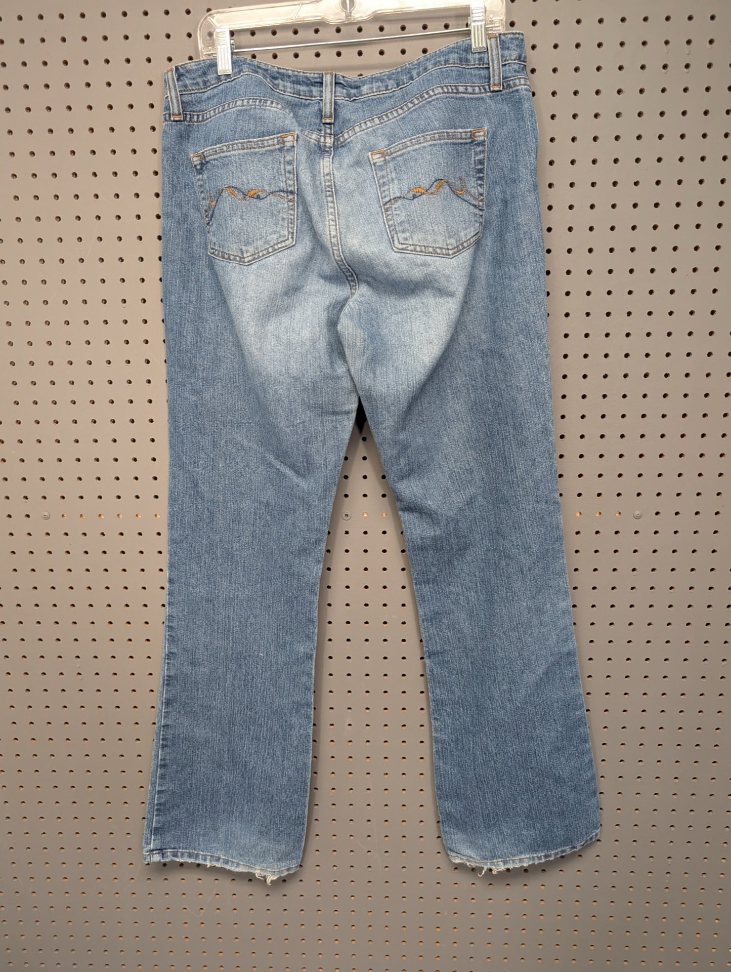 Back view of Arizona jeans
