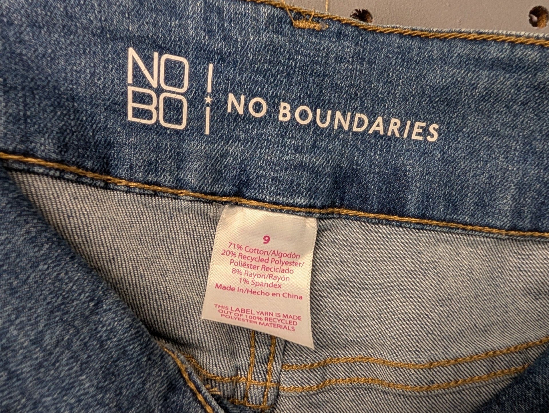 No Boundaries size 9 tag