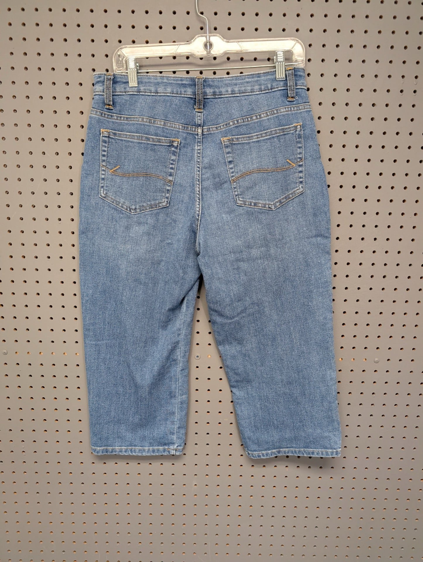 Back view of Lee cropped capri jeans
