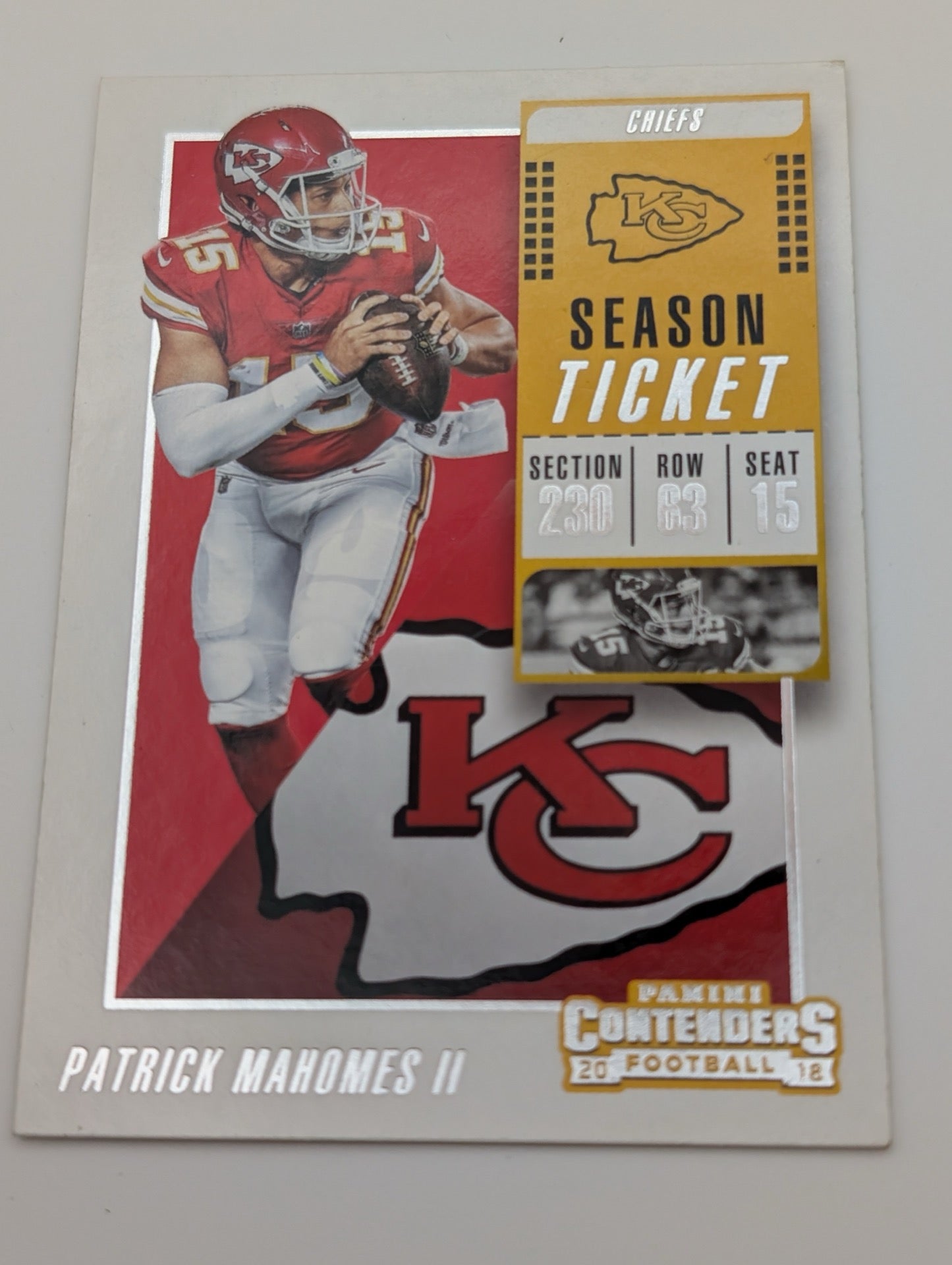 Front view of 2018 Panini Contenders Patrick Mahomes card