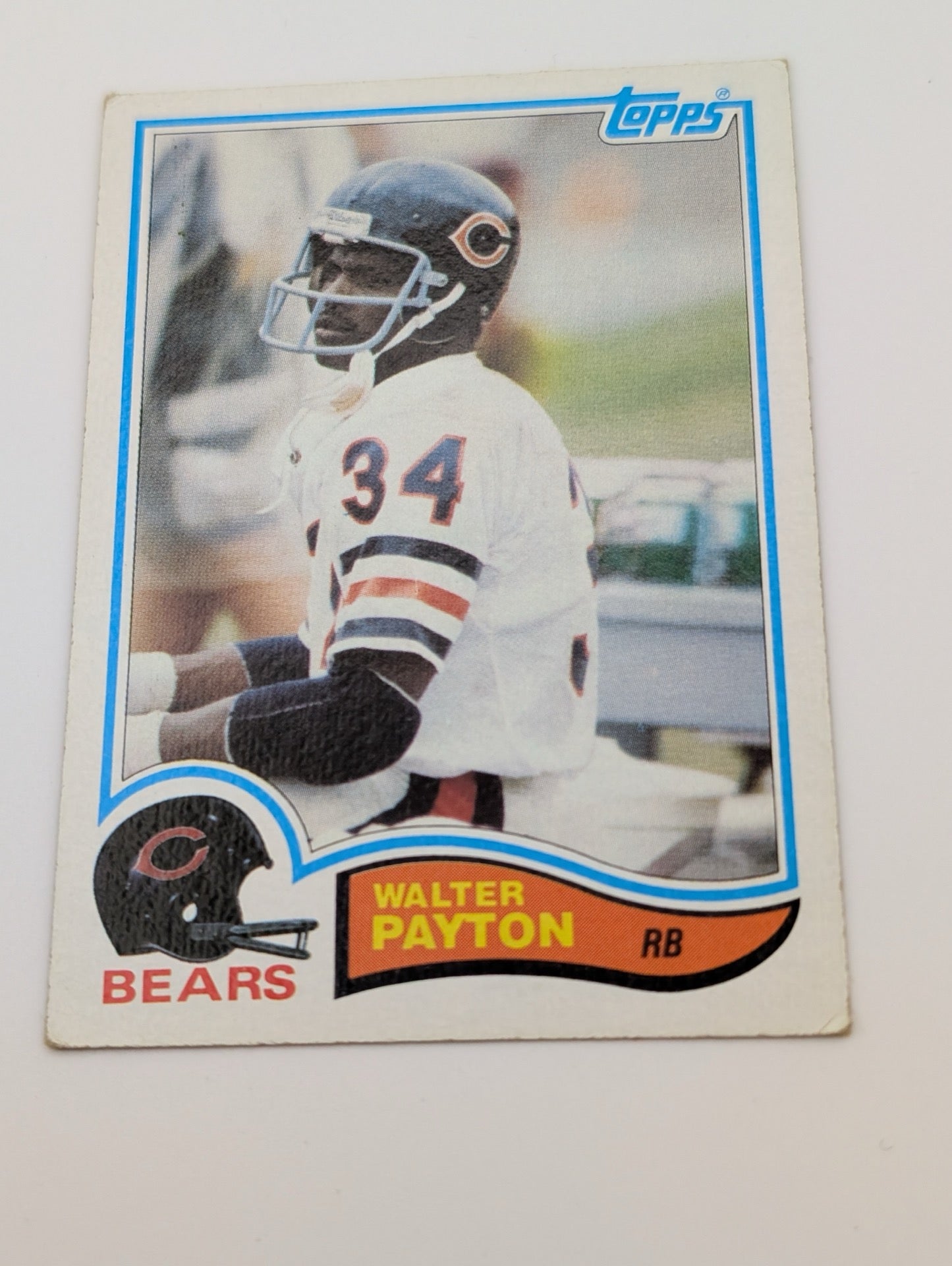 Front of 1982 Topps Walter Payton #302 football card