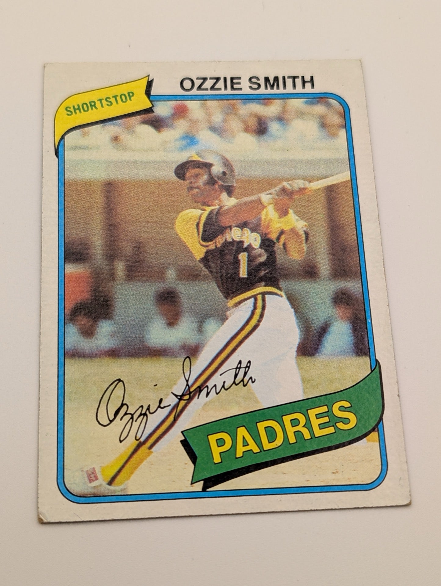 Front of 1980 Topps Ozzie Smith #393 baseball card