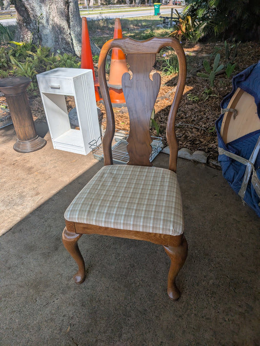 Vintage Thomasville dining table with two leaves and six chairs